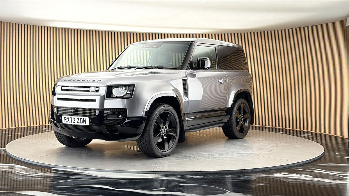 More views of Land Rover Defender 90