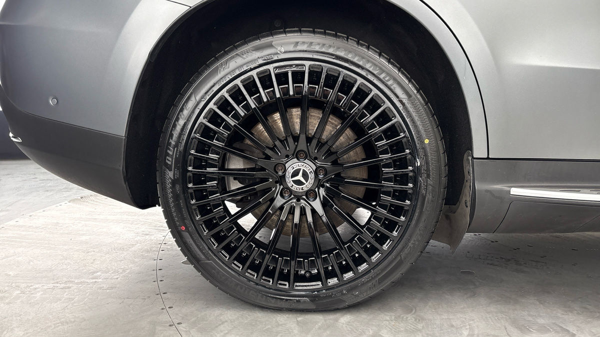 Mercedes-Benz EQC Image 10