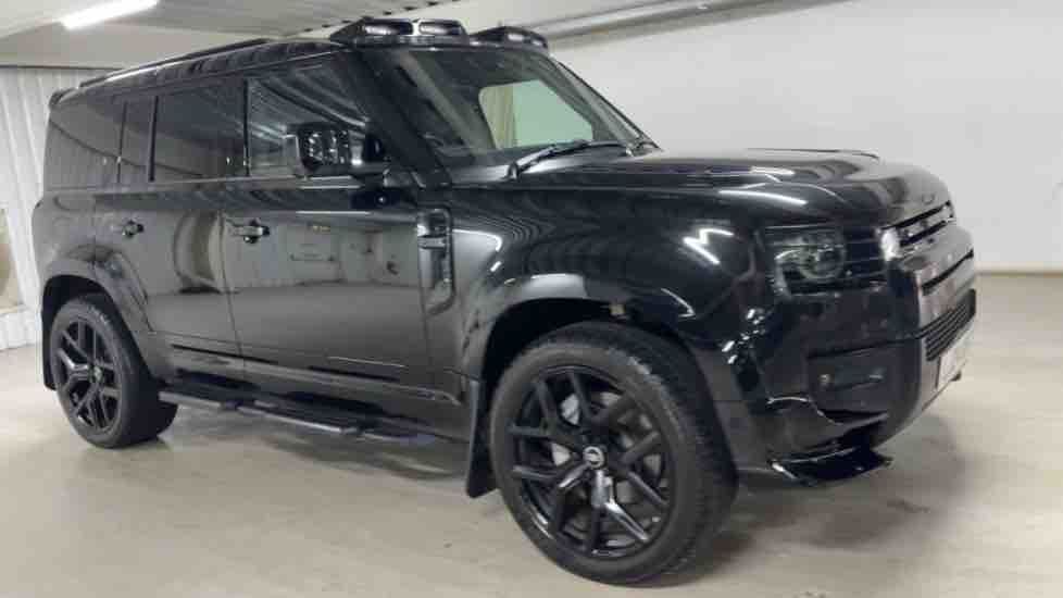 More views of Land Rover Defender 110