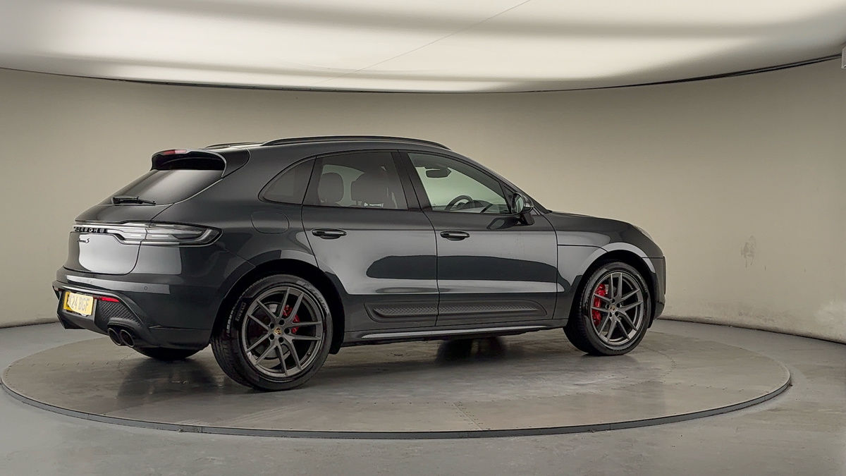 More views of Porsche Macan