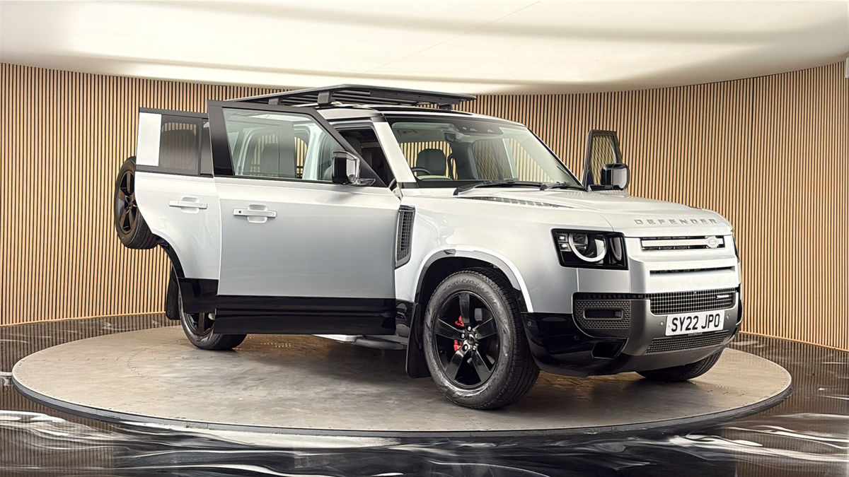 More views of Land Rover Defender 110