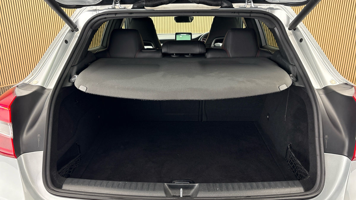 Mercedes-Benz GLA Image 11