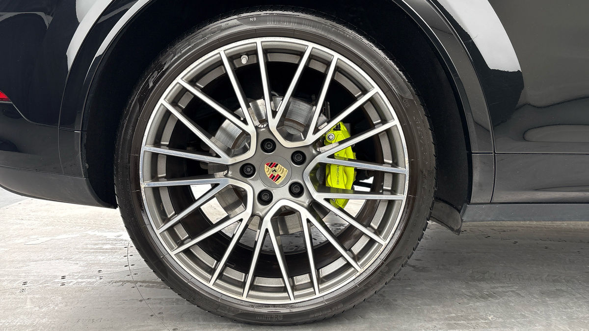 Porsche Cayenne Image 10