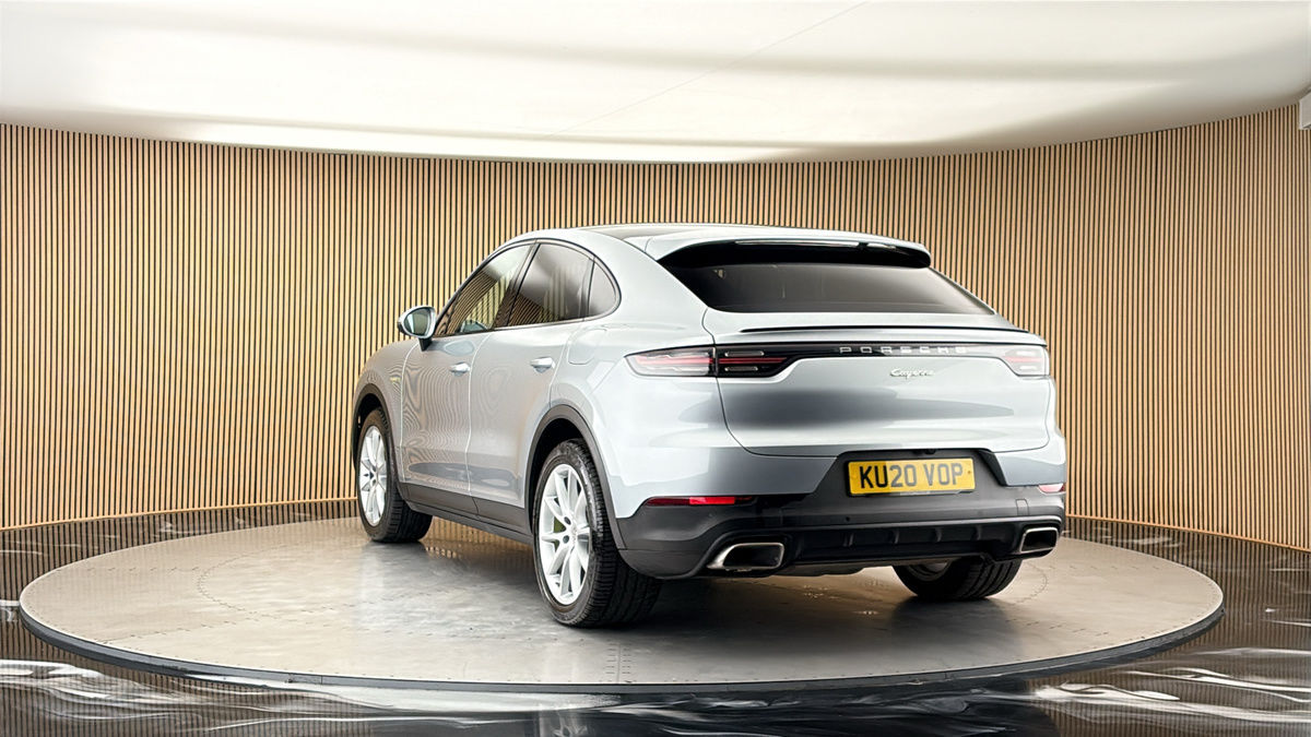More views of Porsche Cayenne
