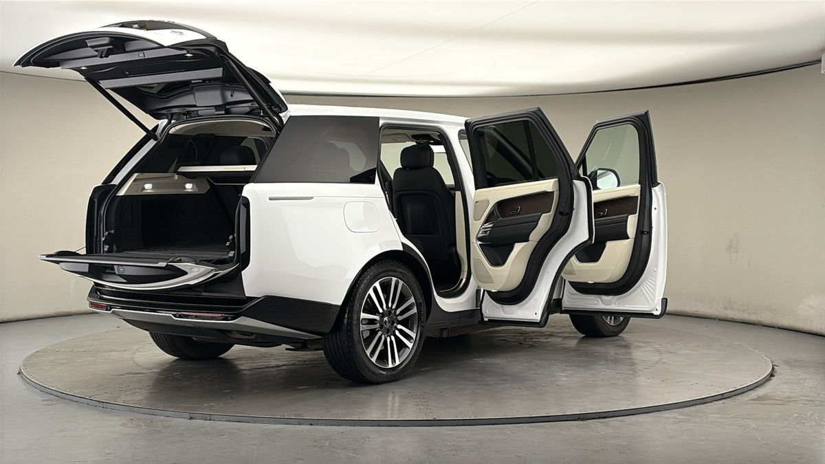 More views of Land Rover Range Rover