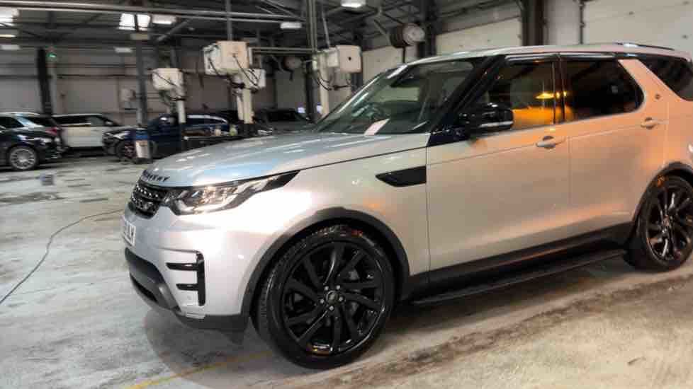 More views of Land Rover Discovery