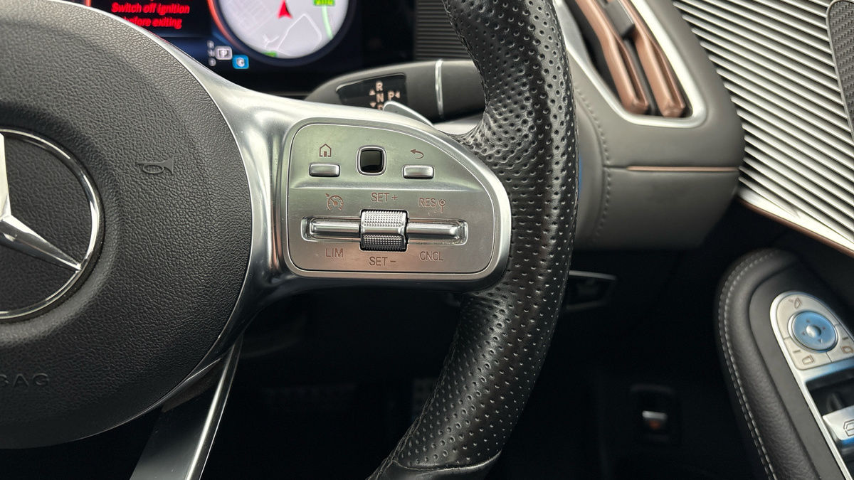 Mercedes-Benz EQC Image 15