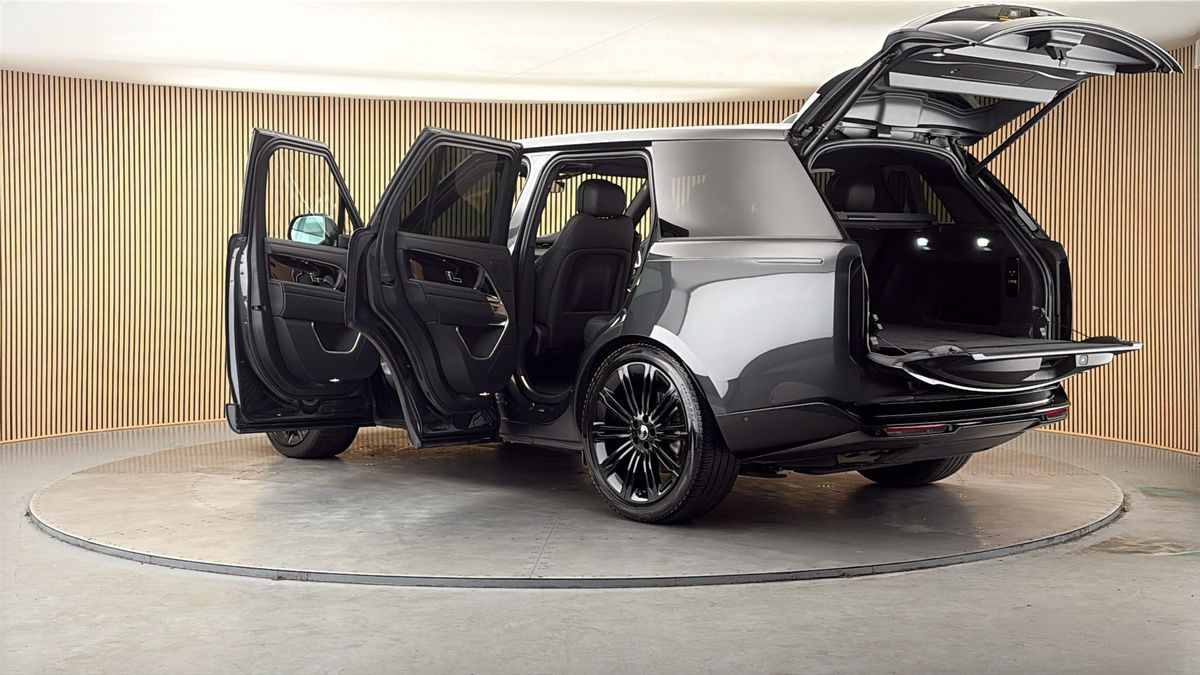 More views of Land Rover Range Rover