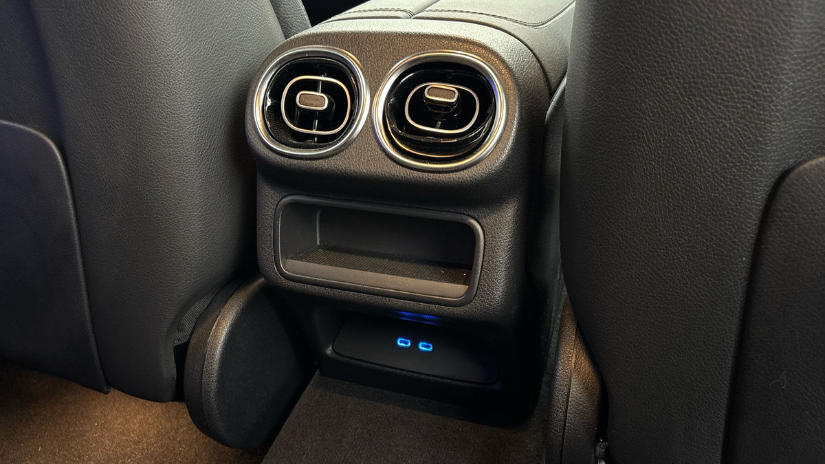 Mercedes-Benz GLC Image 25