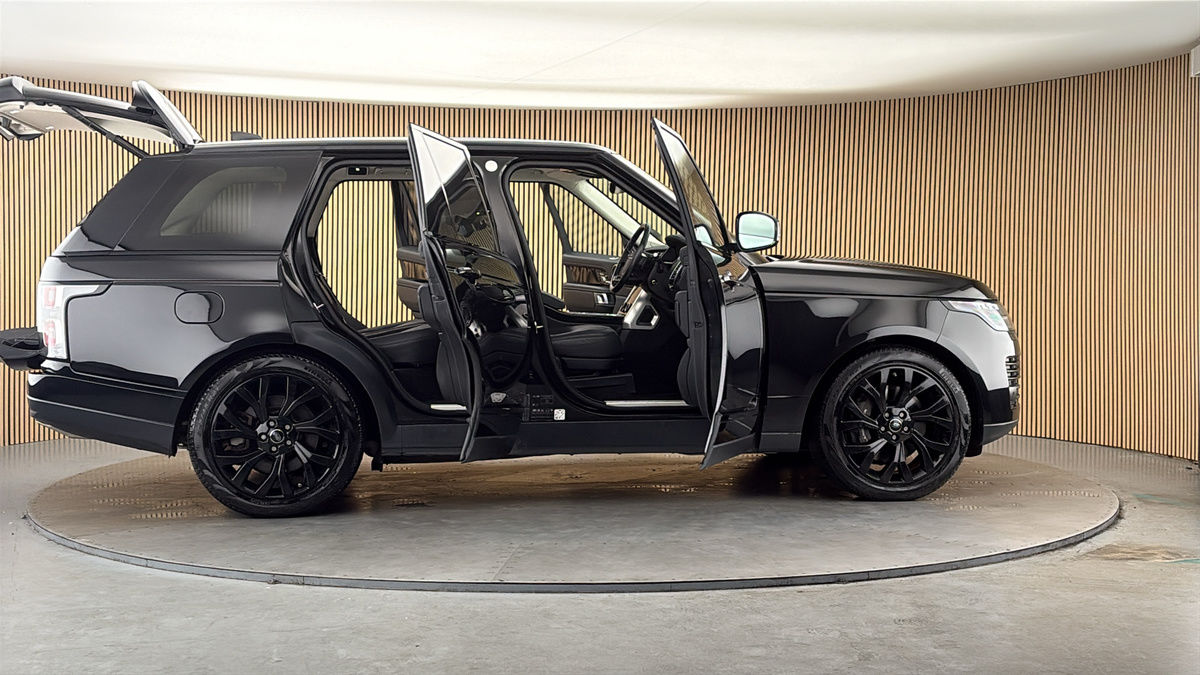 More views of Land Rover Range Rover
