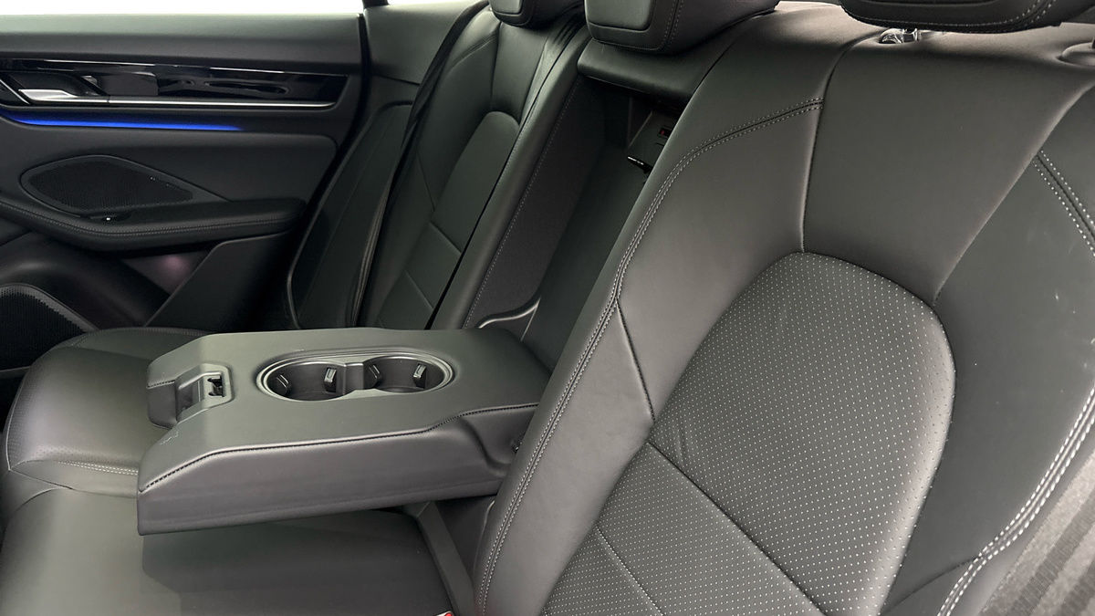 Porsche Macan Image 9