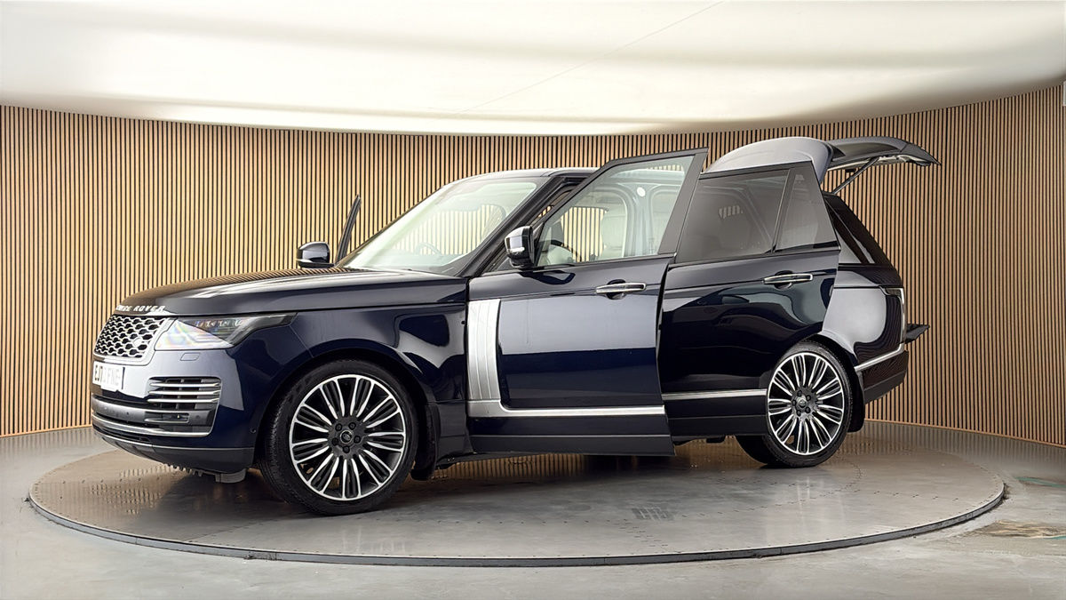 More views of Land Rover Range Rover