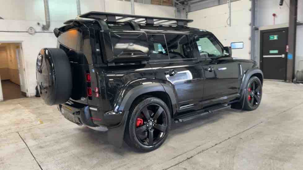 More views of Land Rover Defender 110
