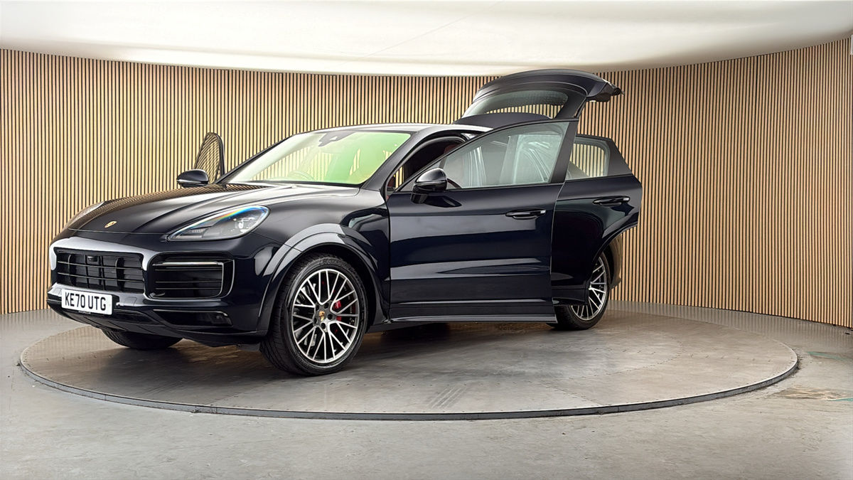 More views of Porsche Cayenne