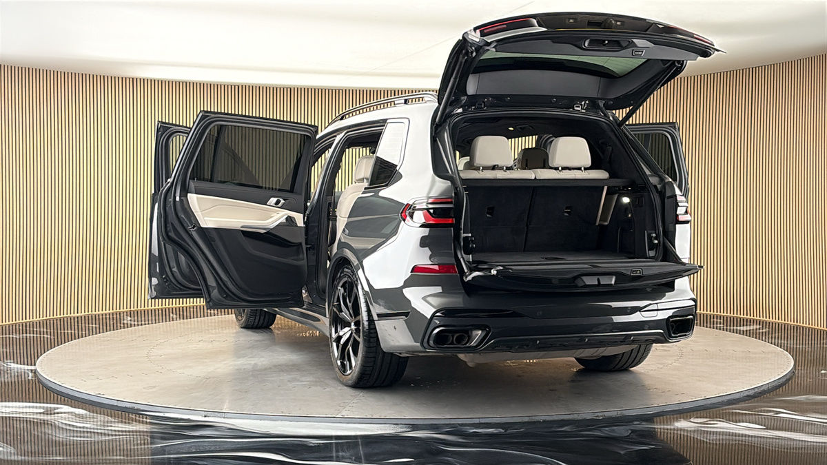 More views of BMW X7