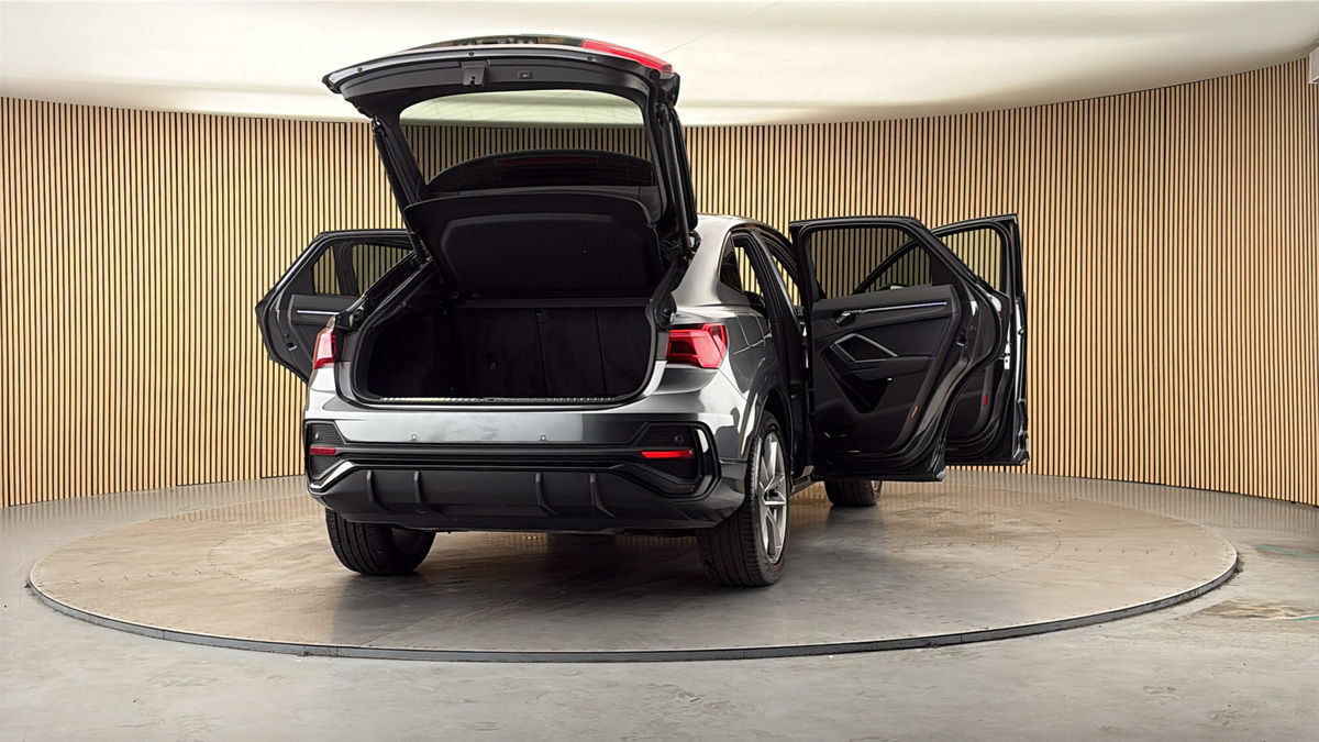 More views of Audi Q3
