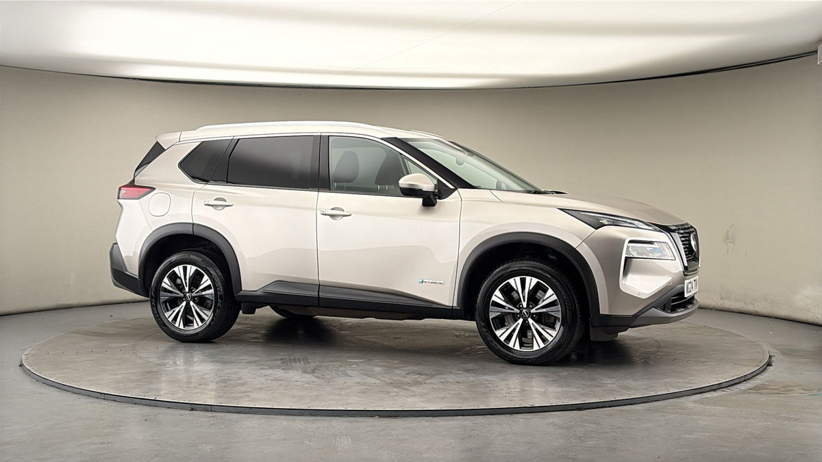 More views of Nissan X-Trail