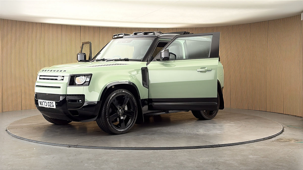Land Rover Defender 90 Image 22