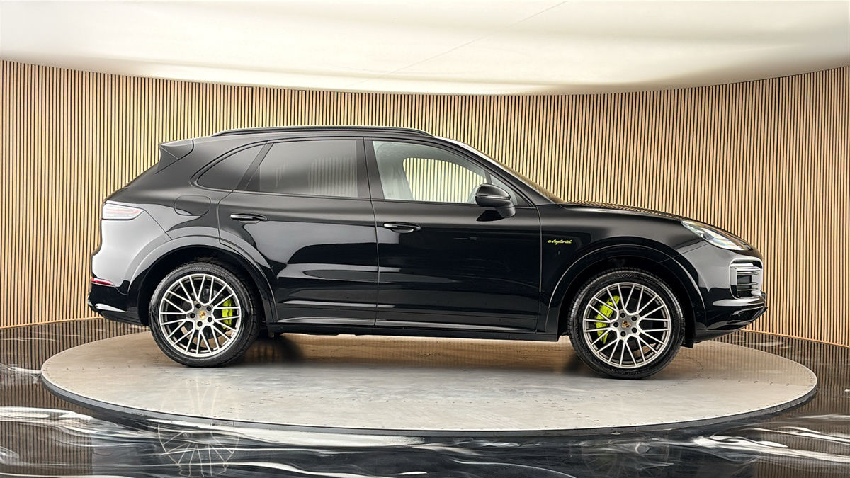 More views of Porsche Cayenne