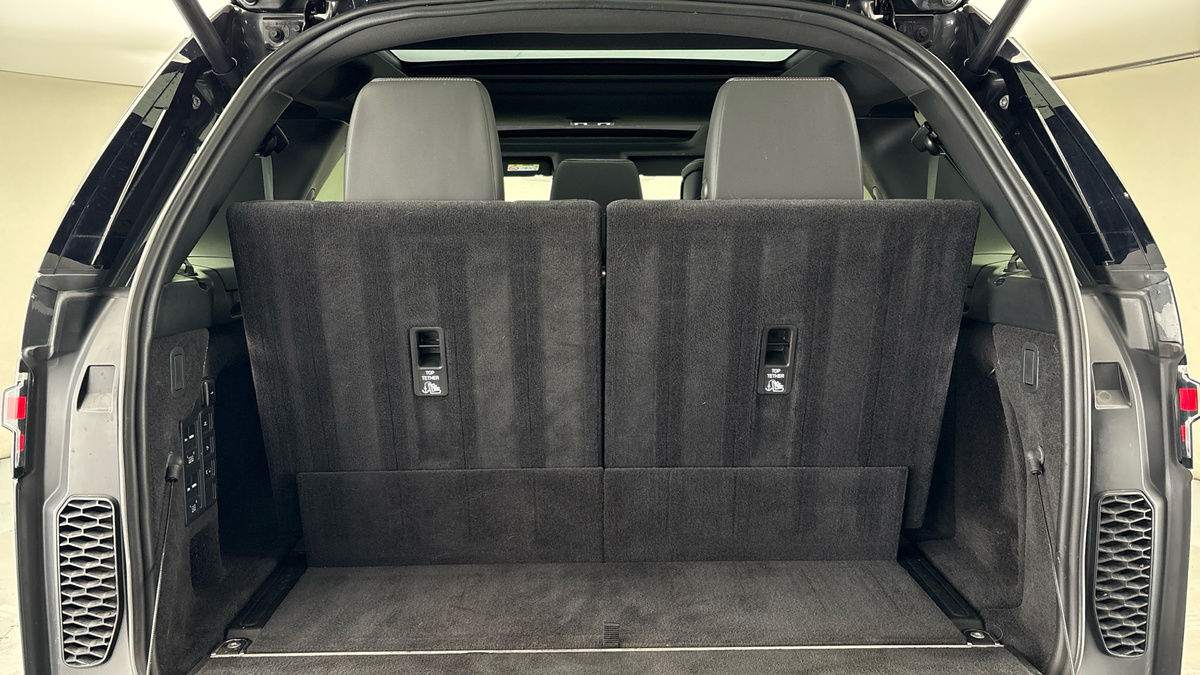 Land Rover Discovery Image 11