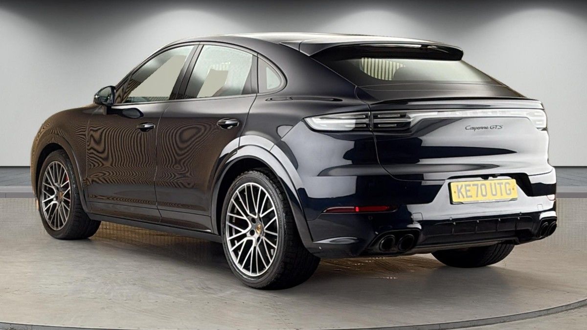 Porsche Cayenne Image 2