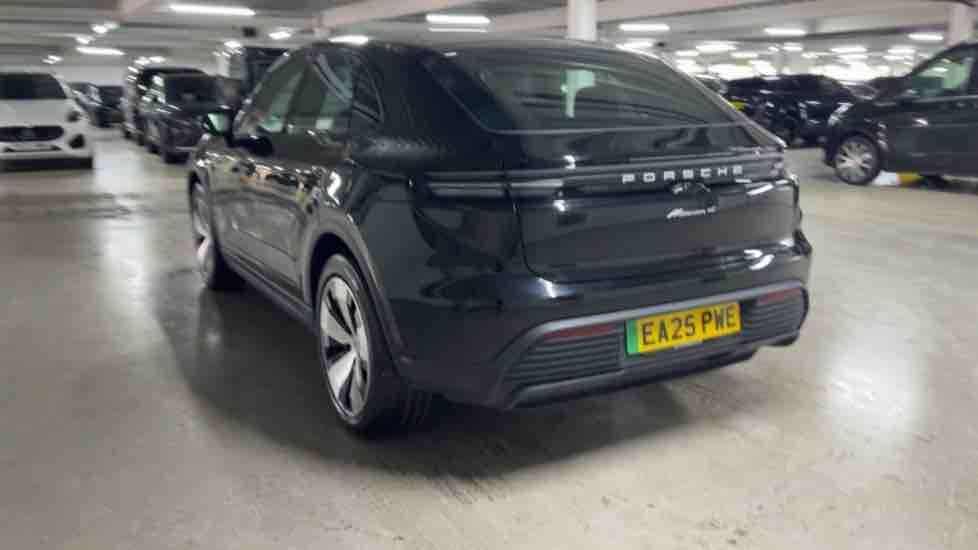More views of Porsche Macan