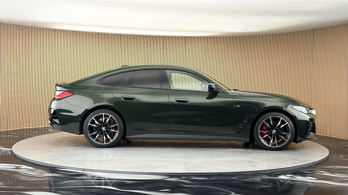 BMW i4 Image 16