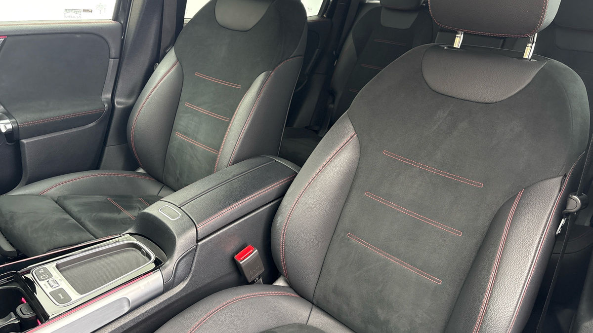 Mercedes-Benz GLB Image 7