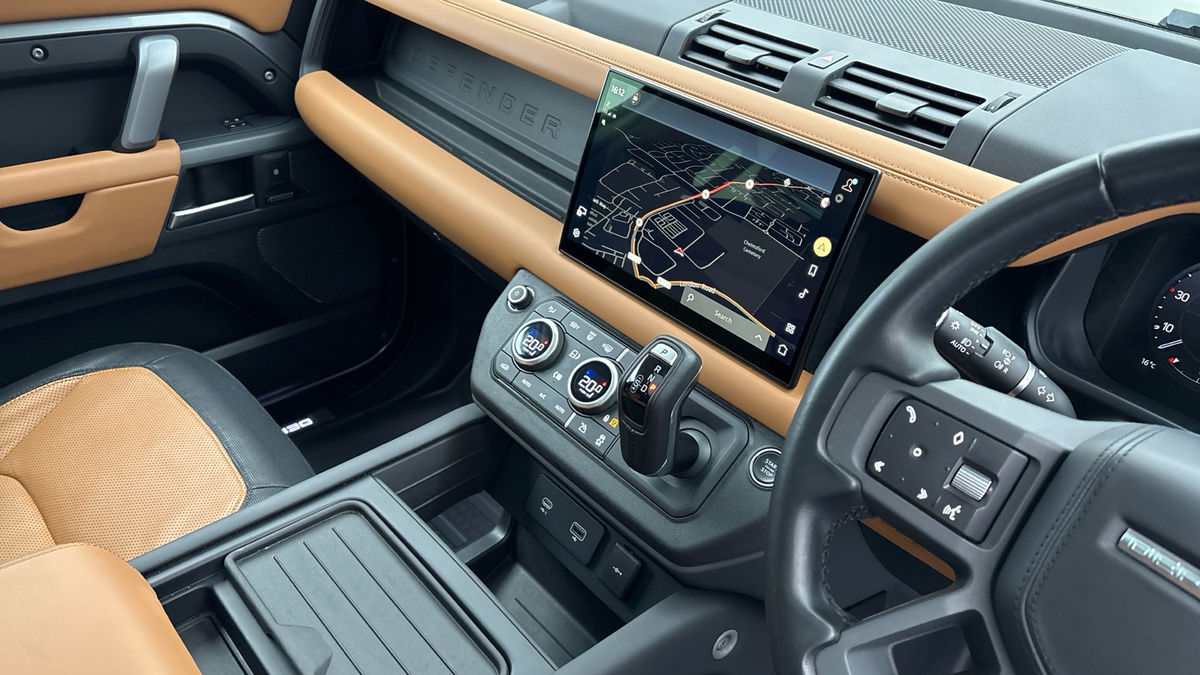 Land Rover Defender 110 Urban Image 18