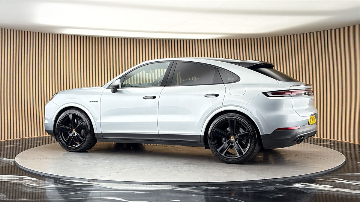 More views of Porsche Cayenne