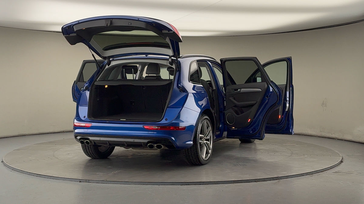 More views of Audi SQ5