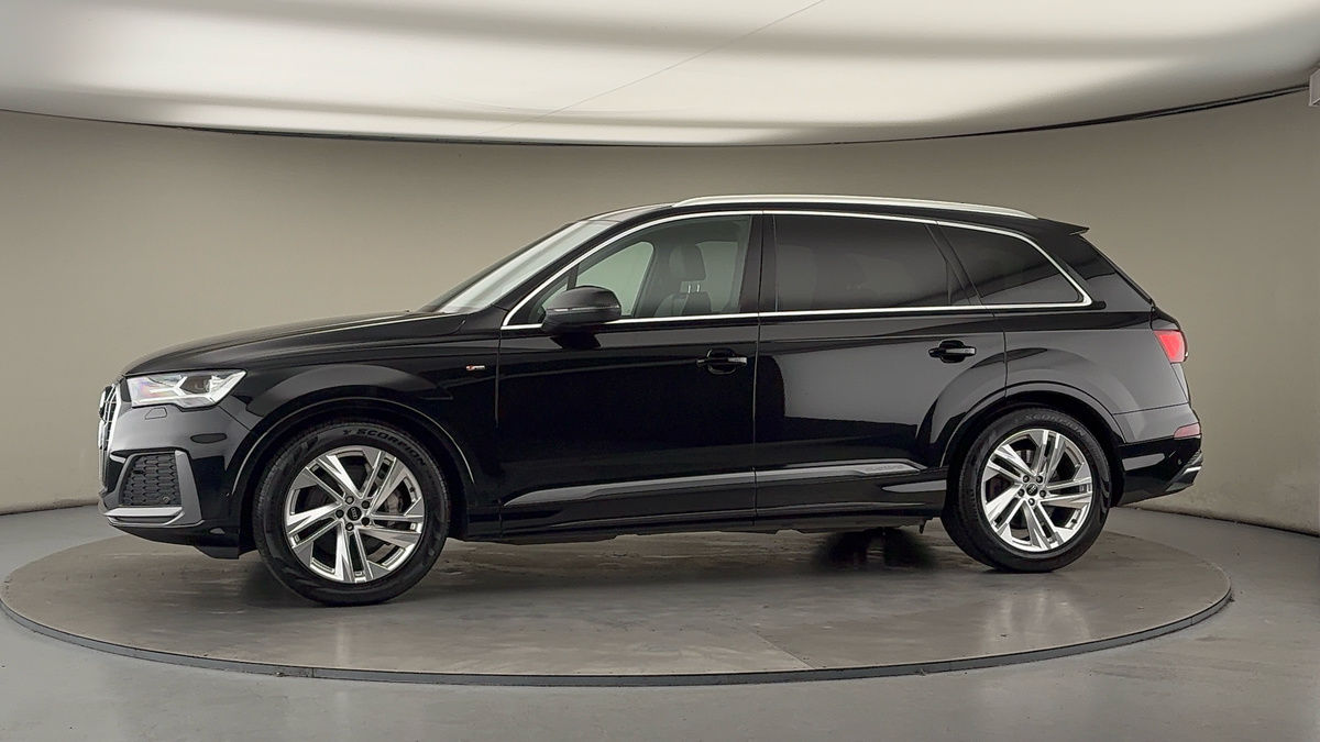 More views of Audi Q7