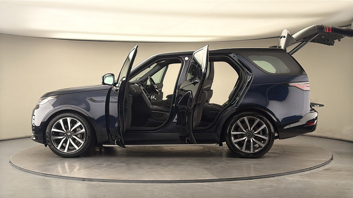 More views of Land Rover Discovery