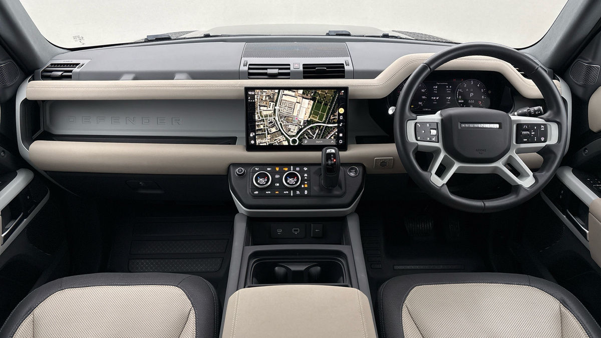 Land Rover Defender 110 Image 12