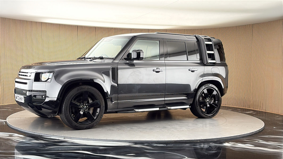 More views of Land Rover Defender 110