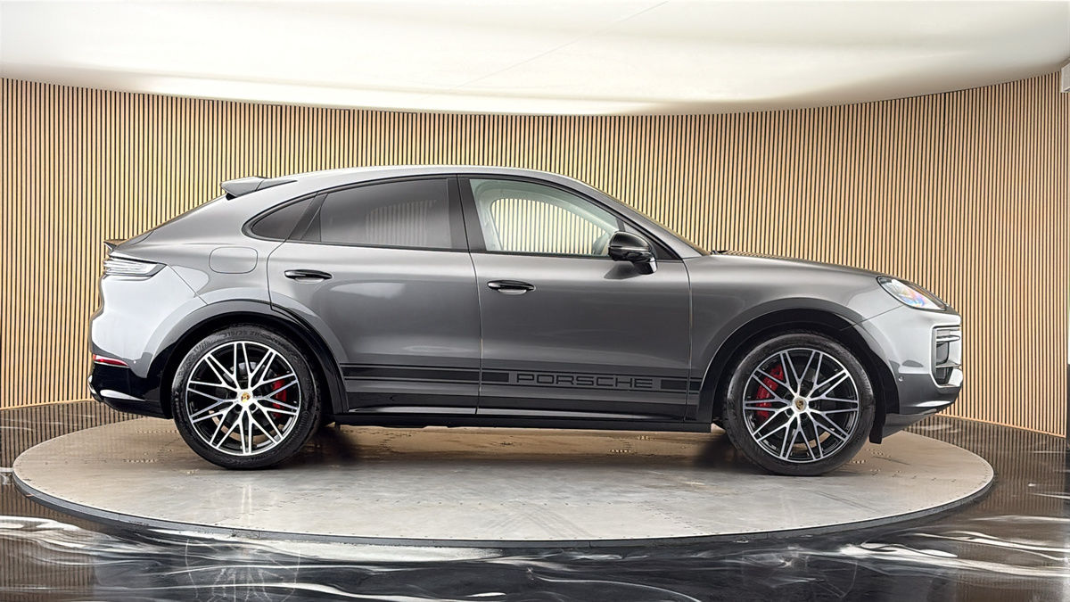 Porsche Cayenne Image 16
