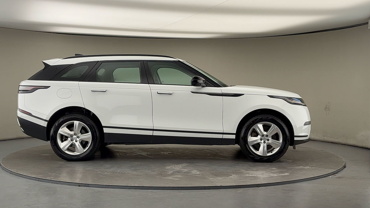 Land Rover Range Rover Velar Image 16