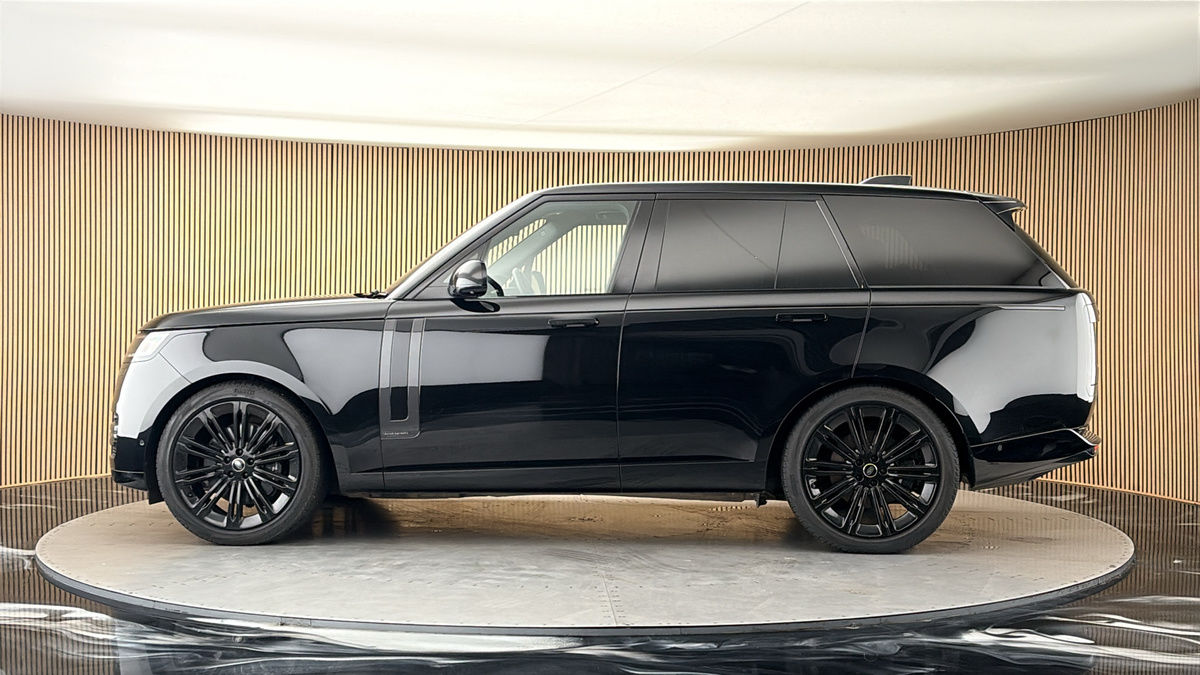 More views of Land Rover Range Rover