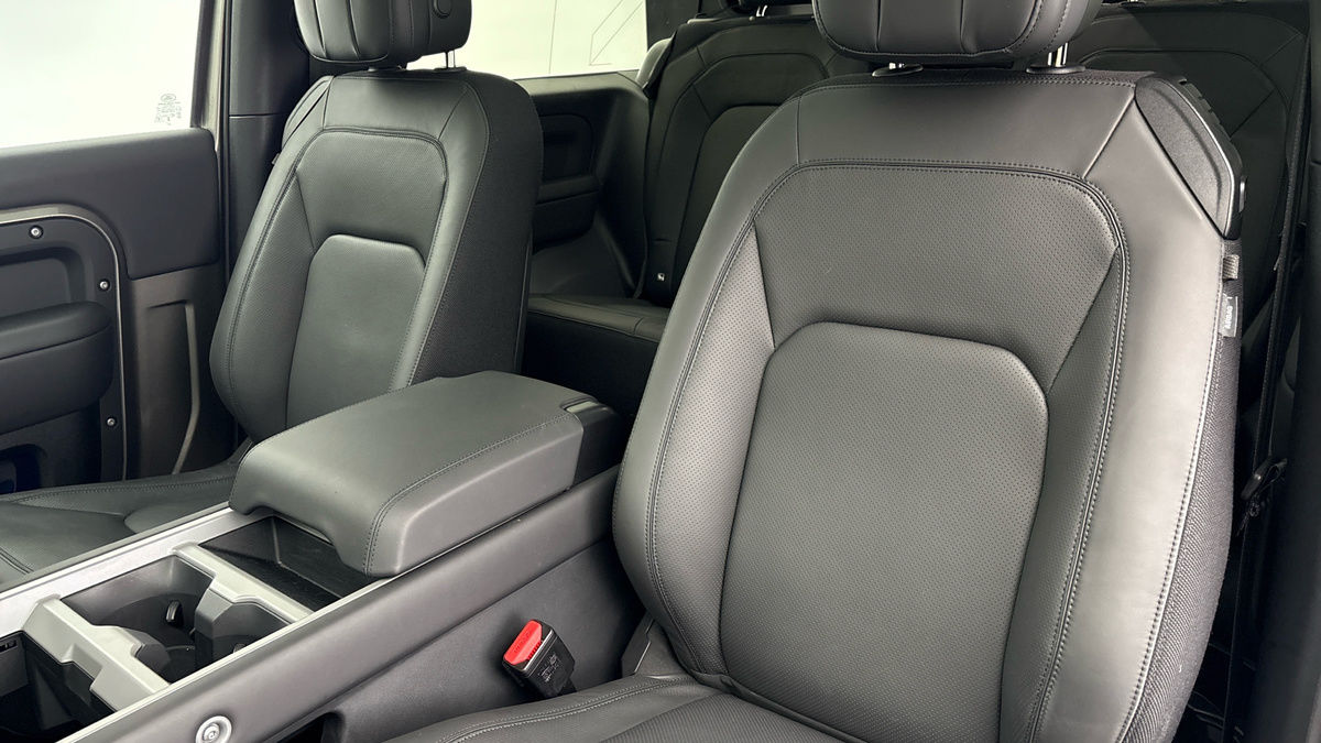 Land Rover Defender 90 Image 7