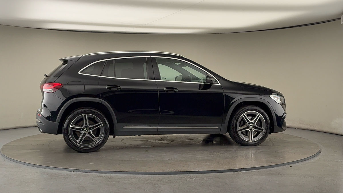 More views of Mercedes-Benz GLA