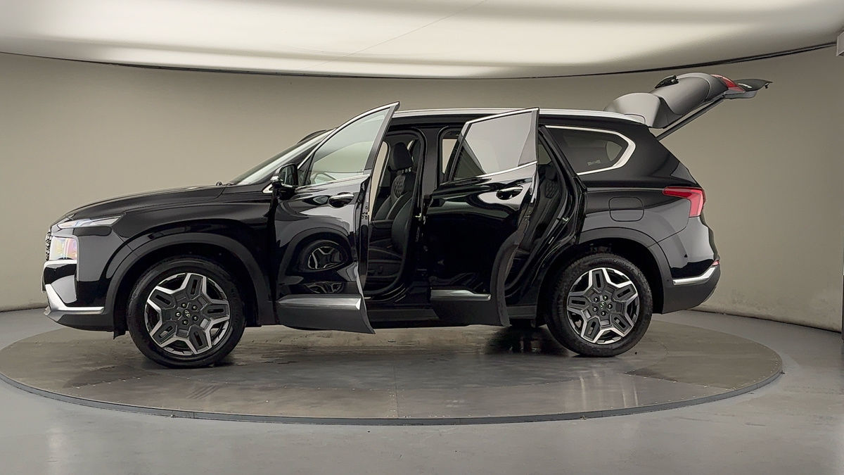 More views of Hyundai Santa Fe