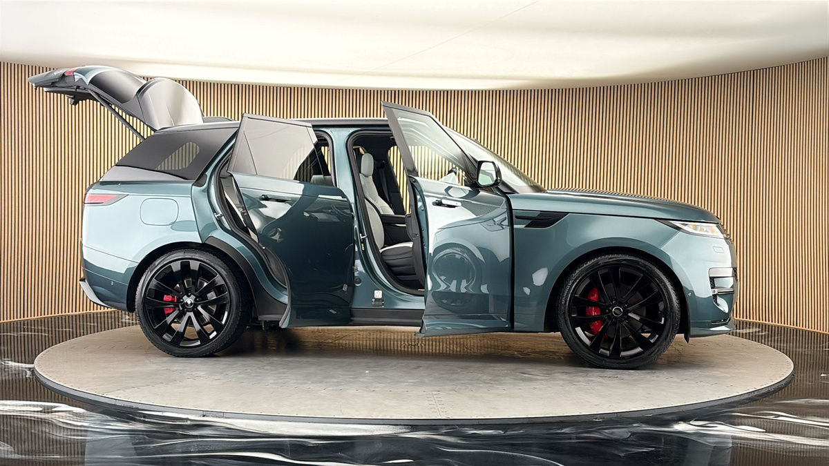 More views of Land Rover Range Rover Sport