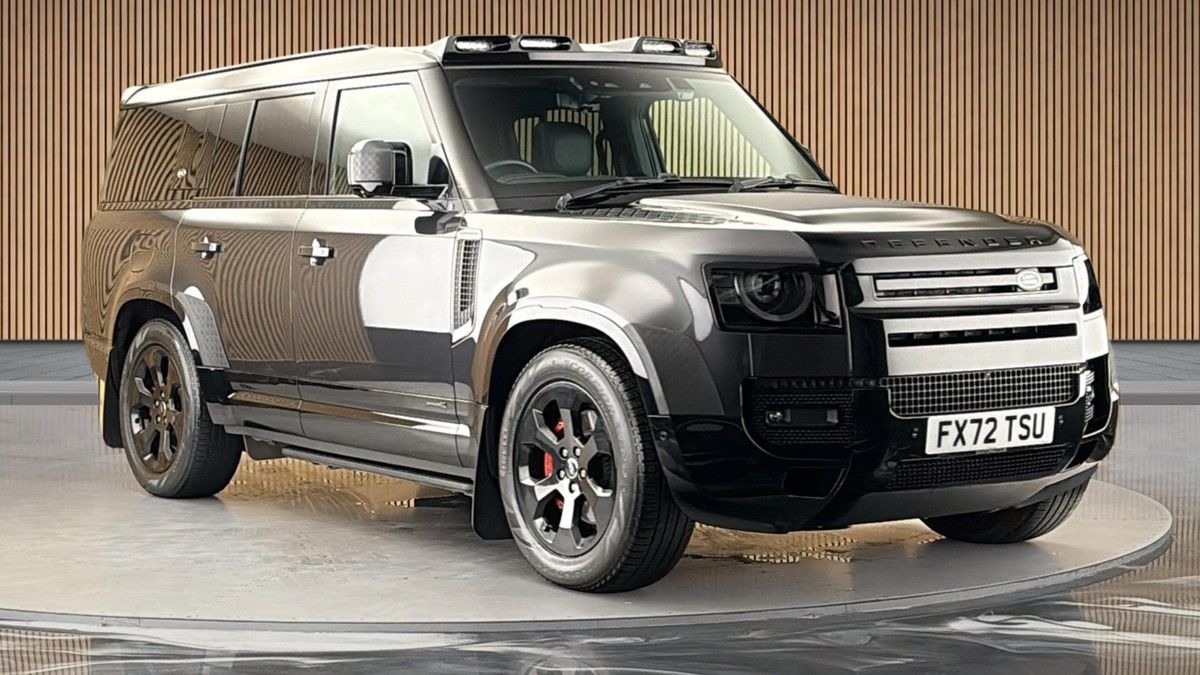 Land Rover Defender 130 Sticky Header Image