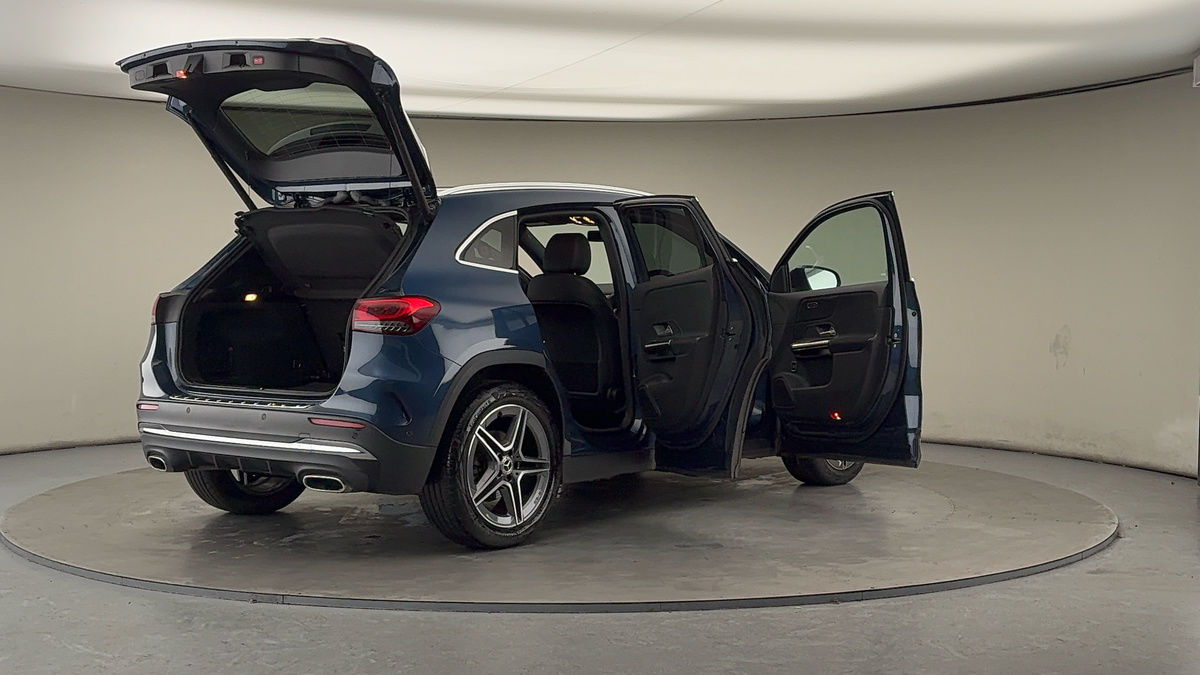 More views of Mercedes-Benz GLA