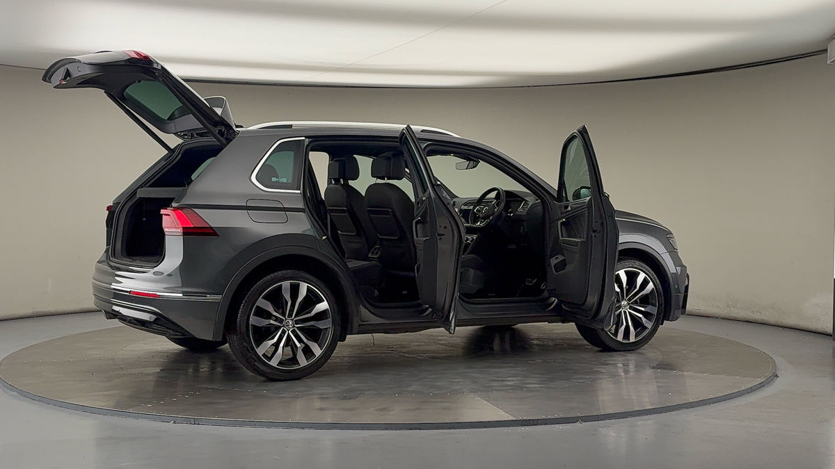 More views of Volkswagen Tiguan