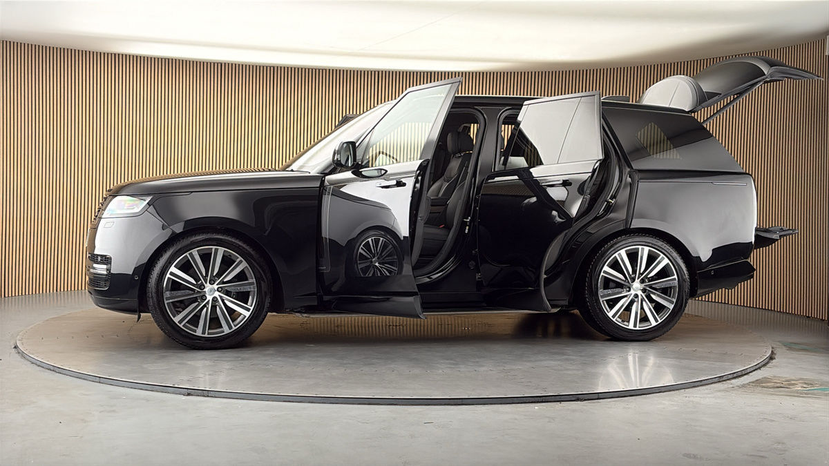 More views of Land Rover Range Rover