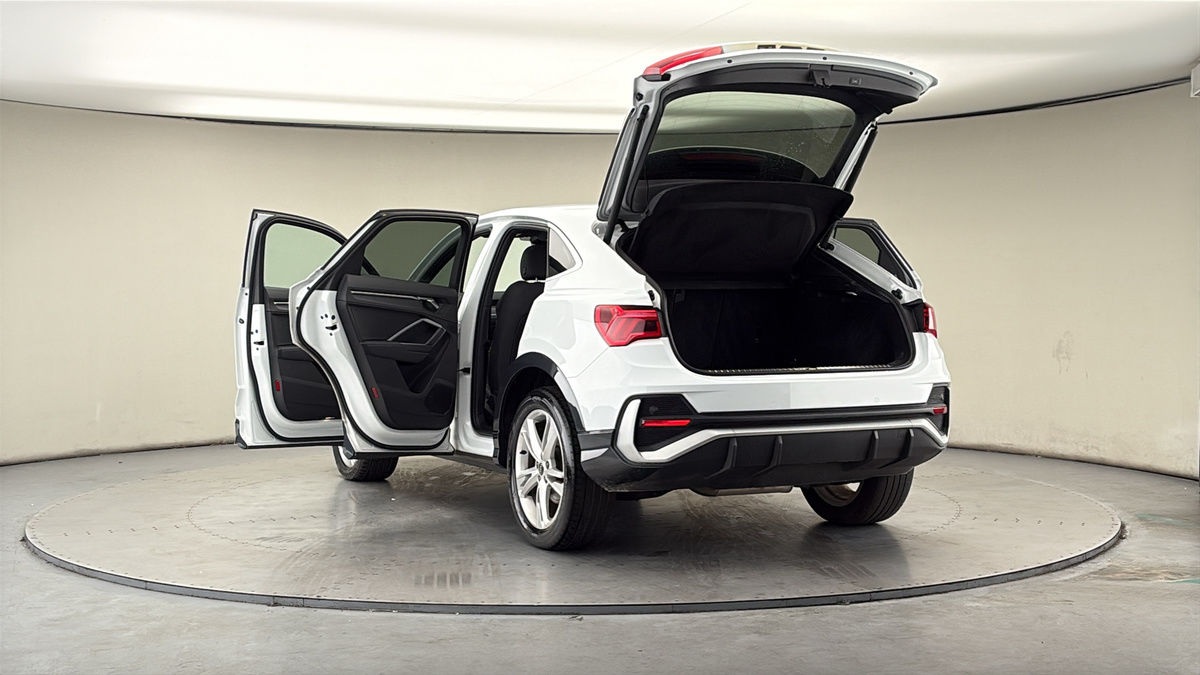 More views of Audi Q3
