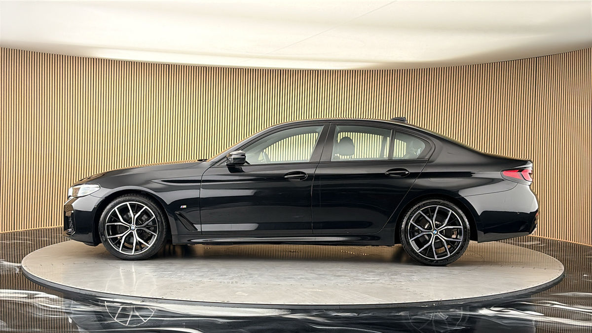 BMW 5 Series Image 15