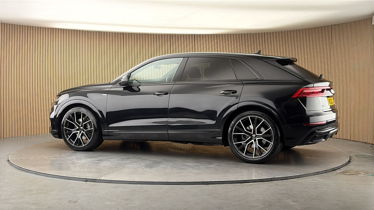 More views of Audi Q8