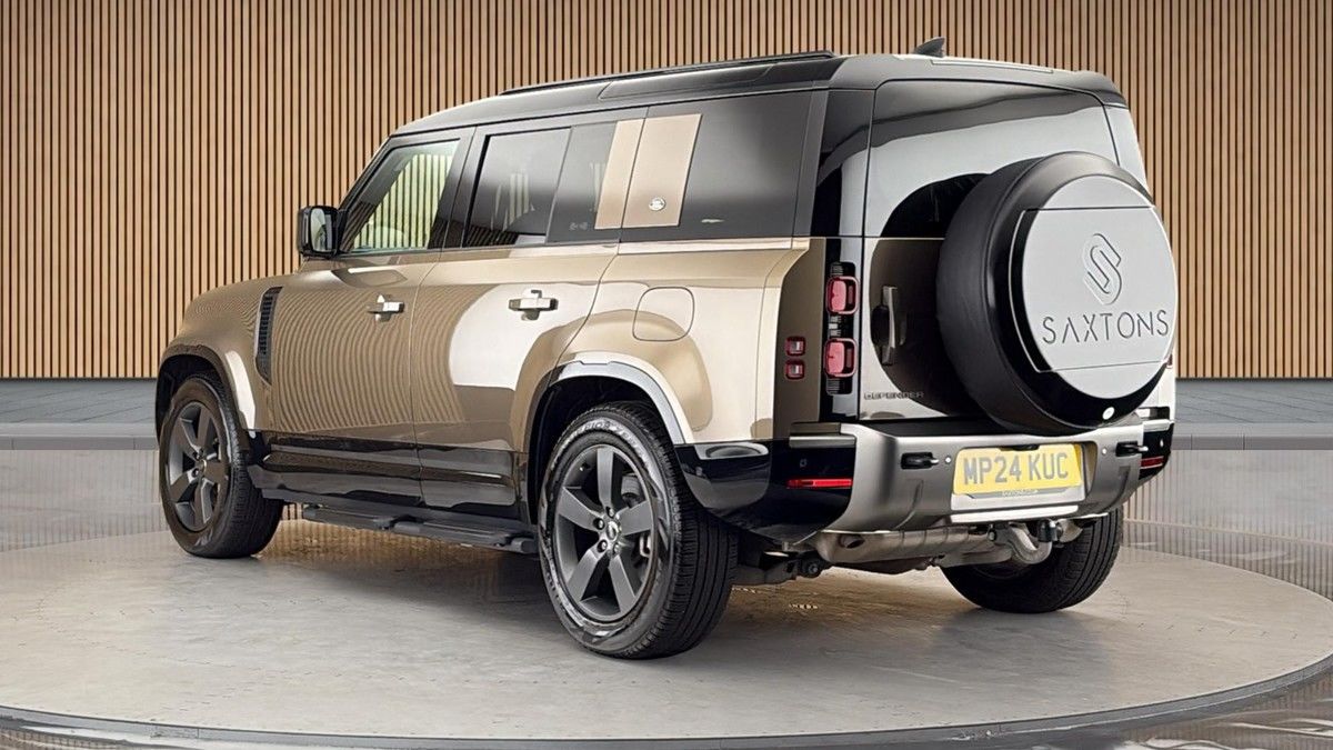 Land Rover Defender 110 Image 2